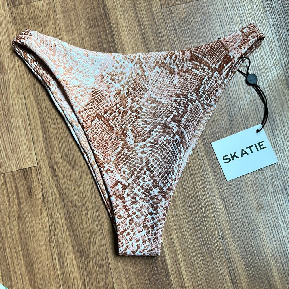 Skatie Kelly Bottoms Eden Small